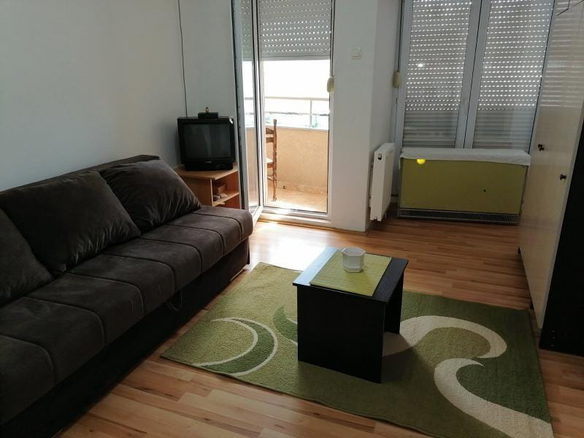 Stan Izdavanje Novi Sad  29 m2