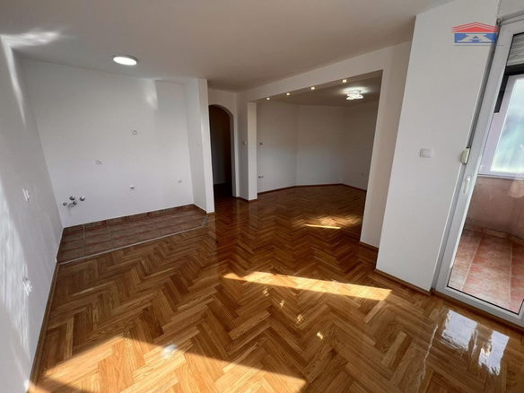 Stan Prodaja Novi Sad  117 m2