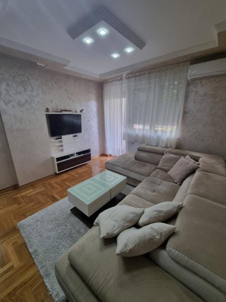 Trosoban stan na prodaju, Bulevar Evrope, Novi Sad, 59m², 216.300 €