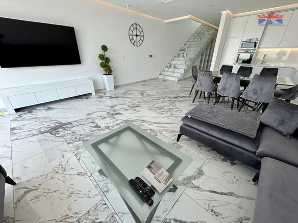 Kuća Izdavanje Novi Sad  180 m2