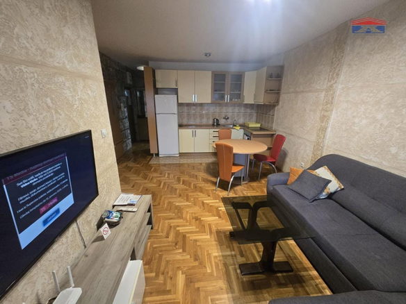 Stan Izdavanje Novi Sad  44 m2