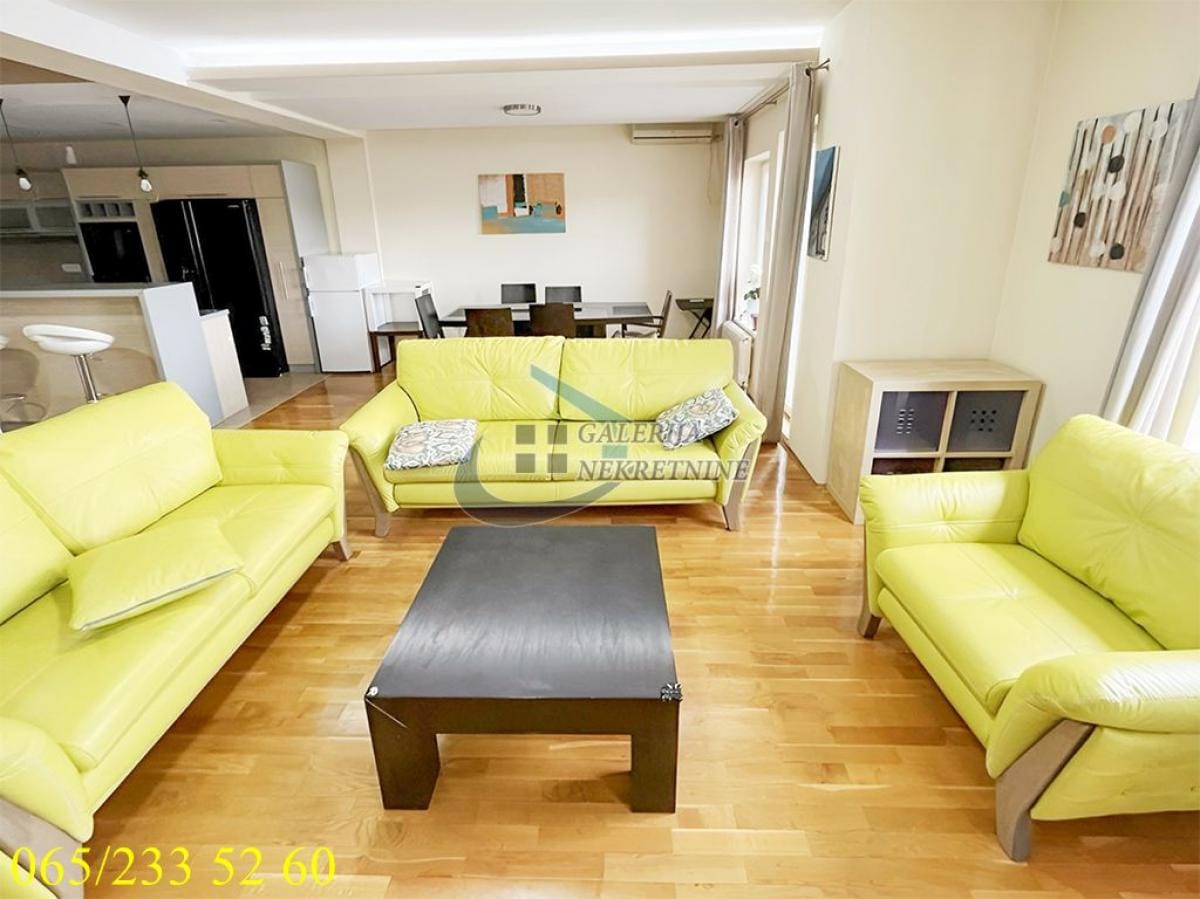 Stan Prodaja Beograd Đeram 157 m2