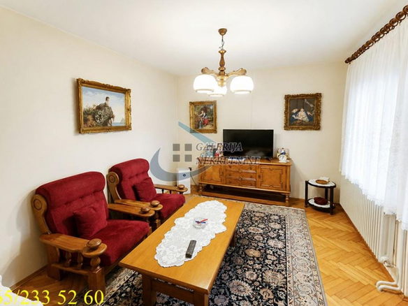 Kuća Prodaja Inđija  212 m2