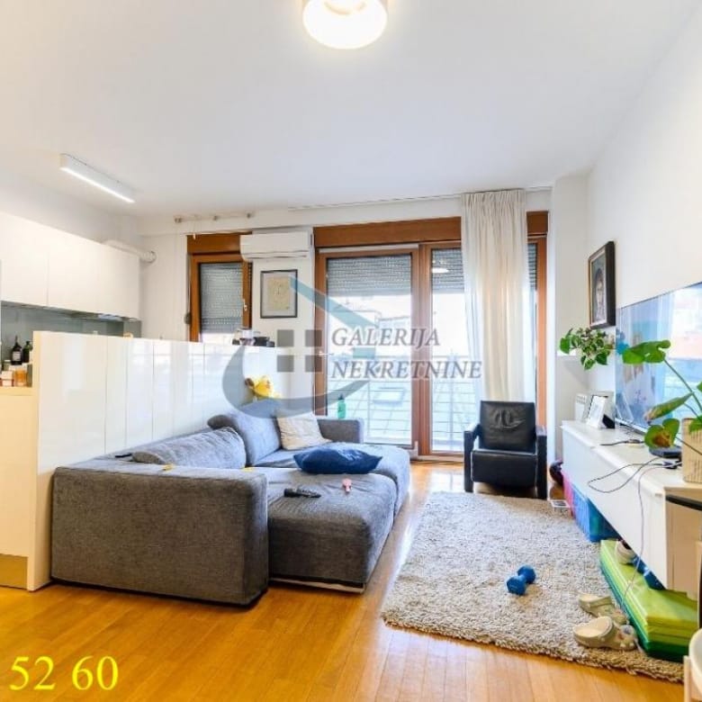 Trosoban stan na prodaju, Cvetni Trg, Beograd, 65m², 399.000 €