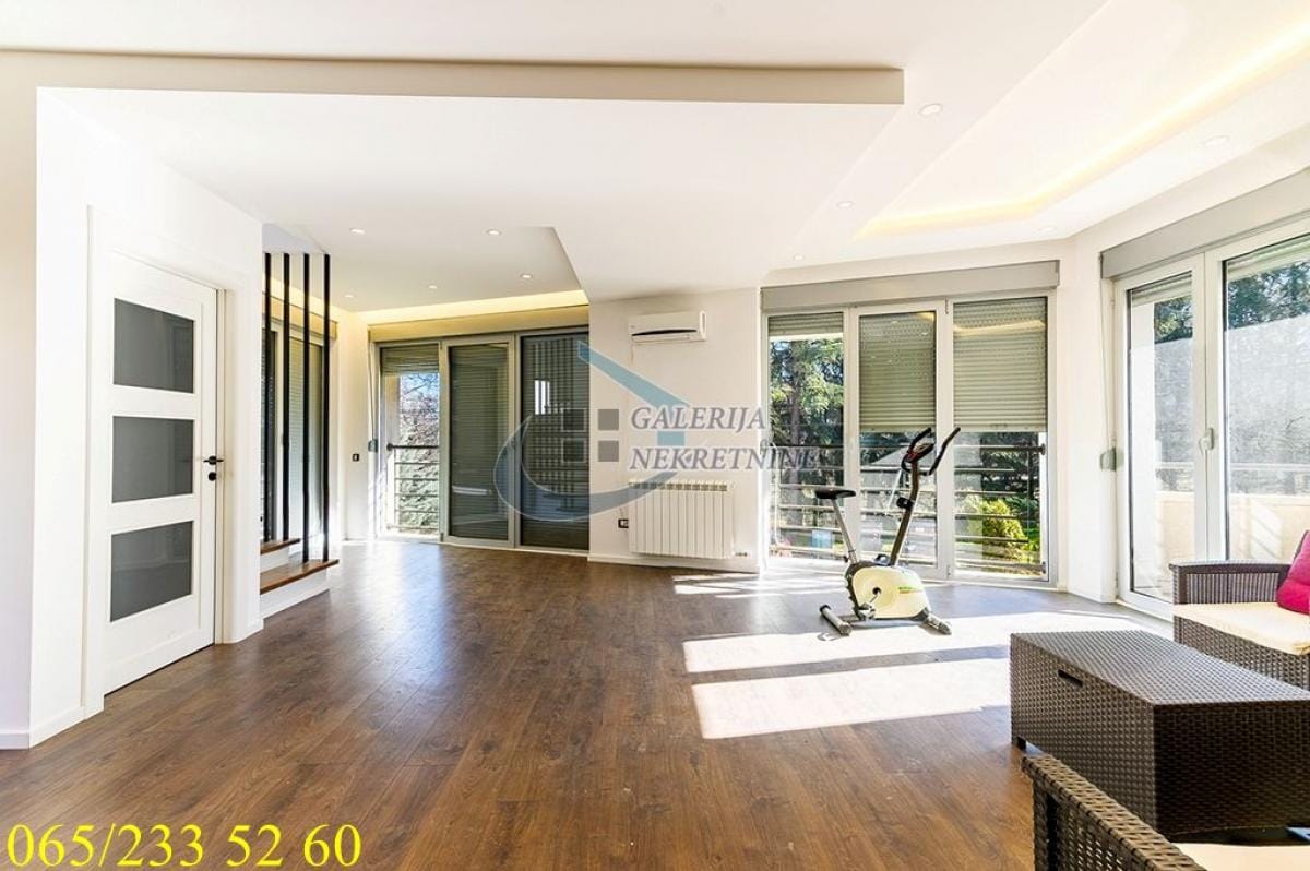 Stan Izdavanje Beograd Banovo Brdo 195 m2