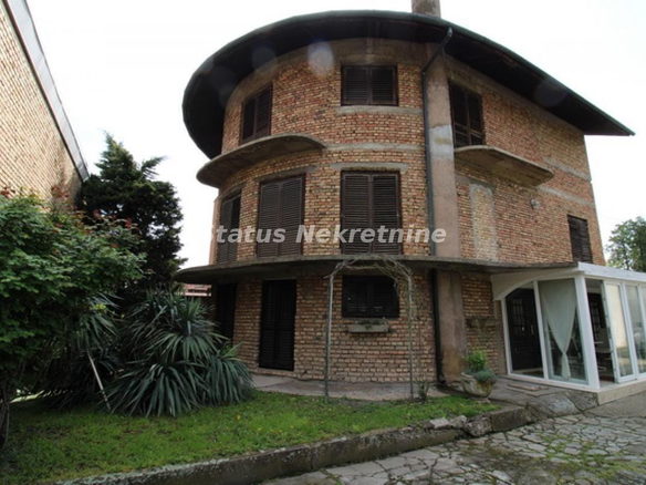 Kuća Prodaja Sremska Mitrovica  416 m2