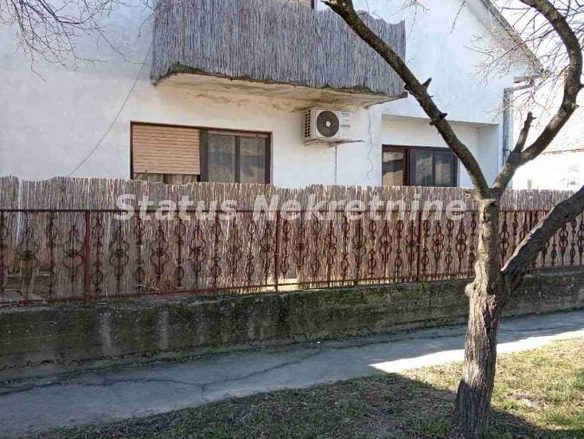Kuća Prodaja Mali Iđoš Lovćenac 268 m2