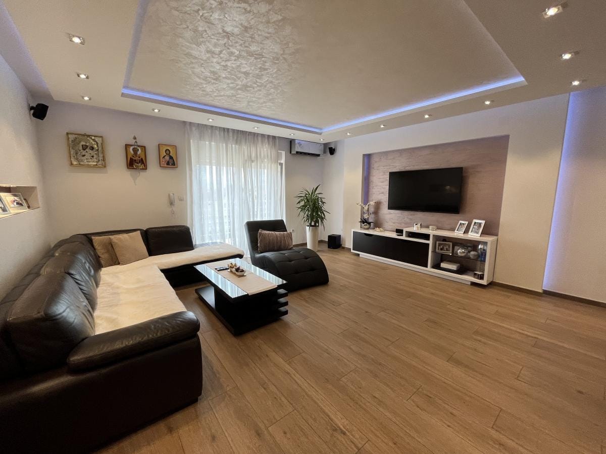 Kuća Prodaja Novi Sad Kuća Prodaja Novi Sad 402 m2