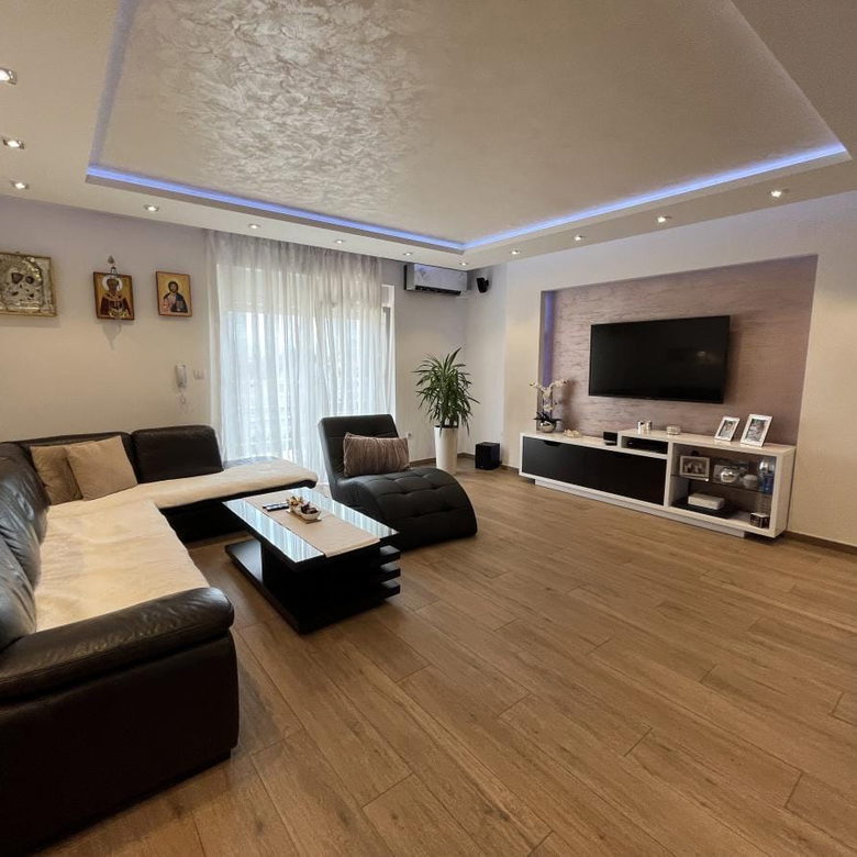 Kuća Prodaja Novi Sad  402 m2