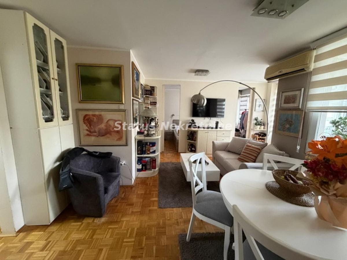 Stan Prodaja Novi Sad  76 m2