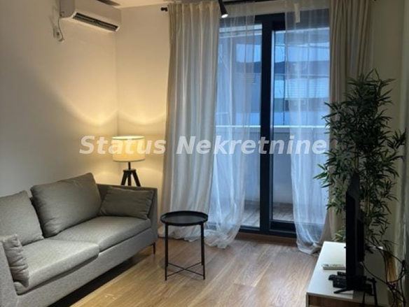 Stan Izdavanje Novi Sad  42 m2