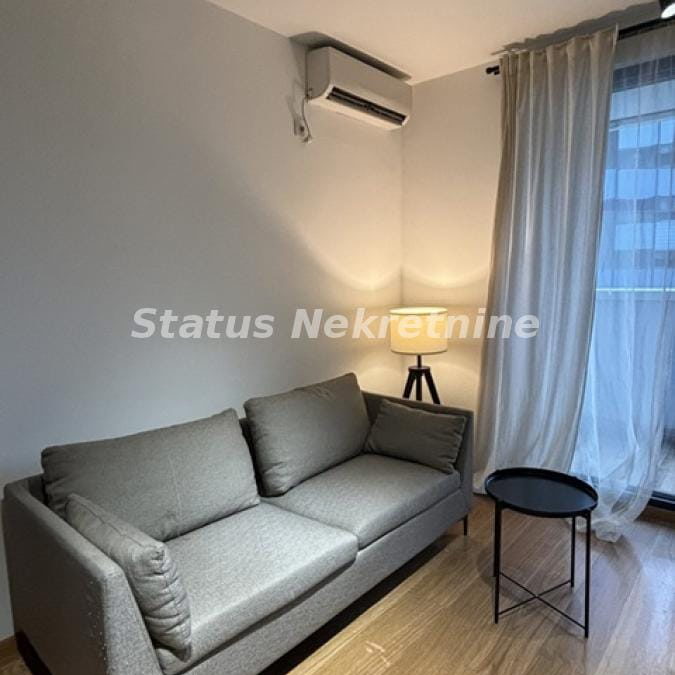 Stan Izdavanje Novi Sad  42 m2