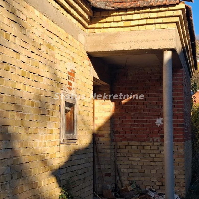 Kuća Prodaja Novi Sad  250 m2