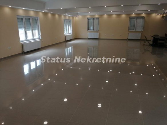 Lokal Izdavanje Novi Sad  300 m2