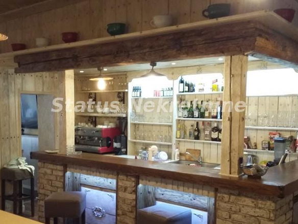 Lokal Prodaja Novi Sad  303 m2