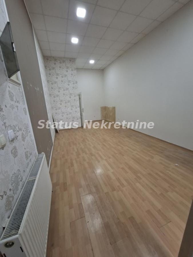 Lokal Izdavanje Novi Sad  28 m2