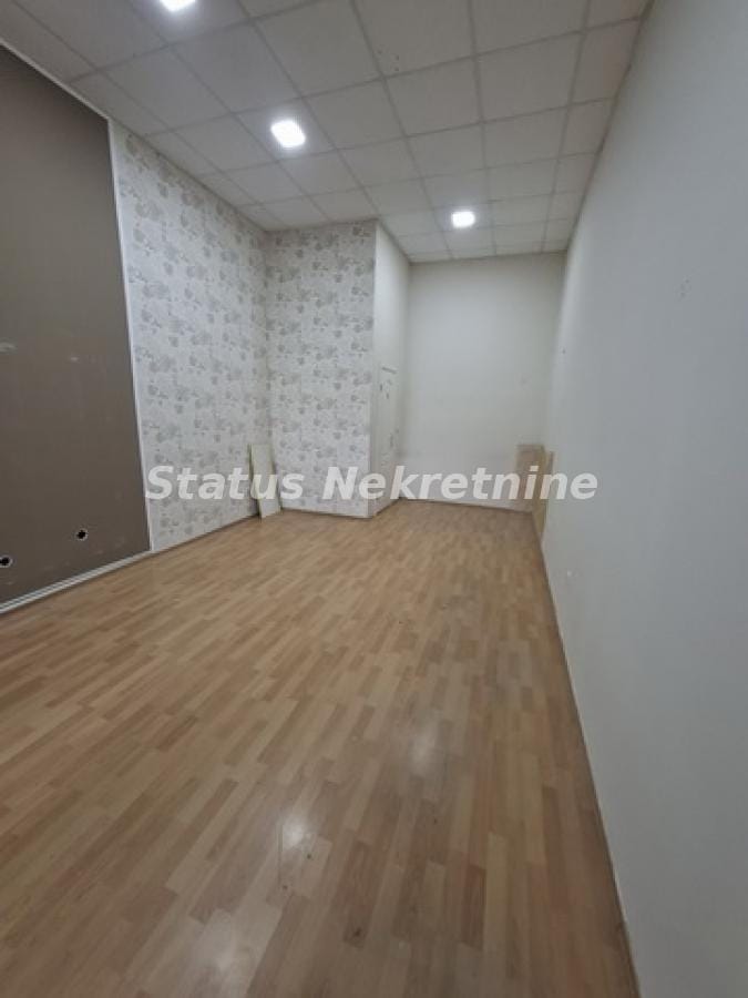 Lokal Izdavanje Novi Sad  28 m2
