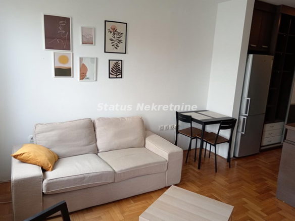 Stan Izdavanje Novi Sad  37 m2