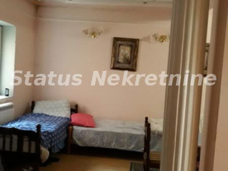 Kuća Prodaja Novi Sad  330 m2