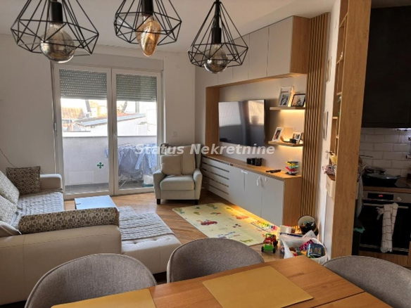 Stan Prodaja Novi Sad  82 m2