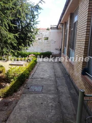 Kuća na prodaju, Bačka Palanka, 200m², 250.000 €