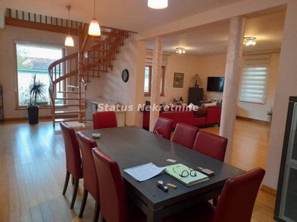 Kuća Prodaja Temerin  440 m2