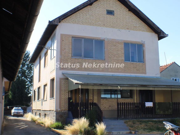 Kuća Prodaja Bački Petrovac  372 m2