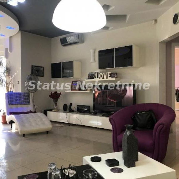 Kuća Prodaja Novi Sad  342 m2