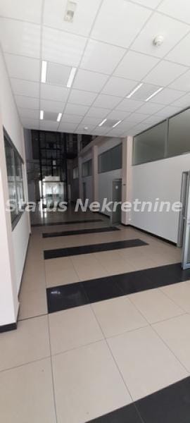Lokal Izdavanje Novi Sad  1700 m2