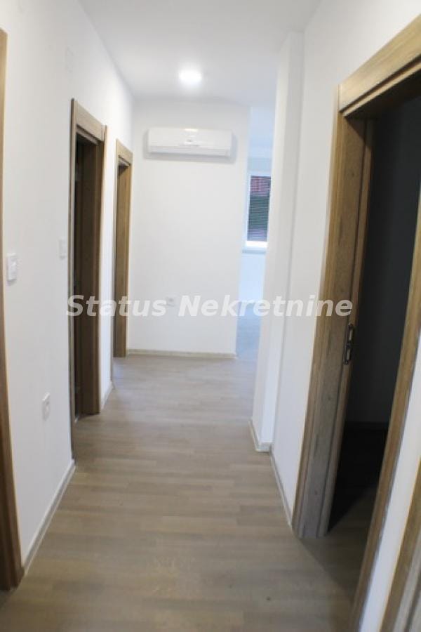 Stan Prodaja Novi Sad  77 m2