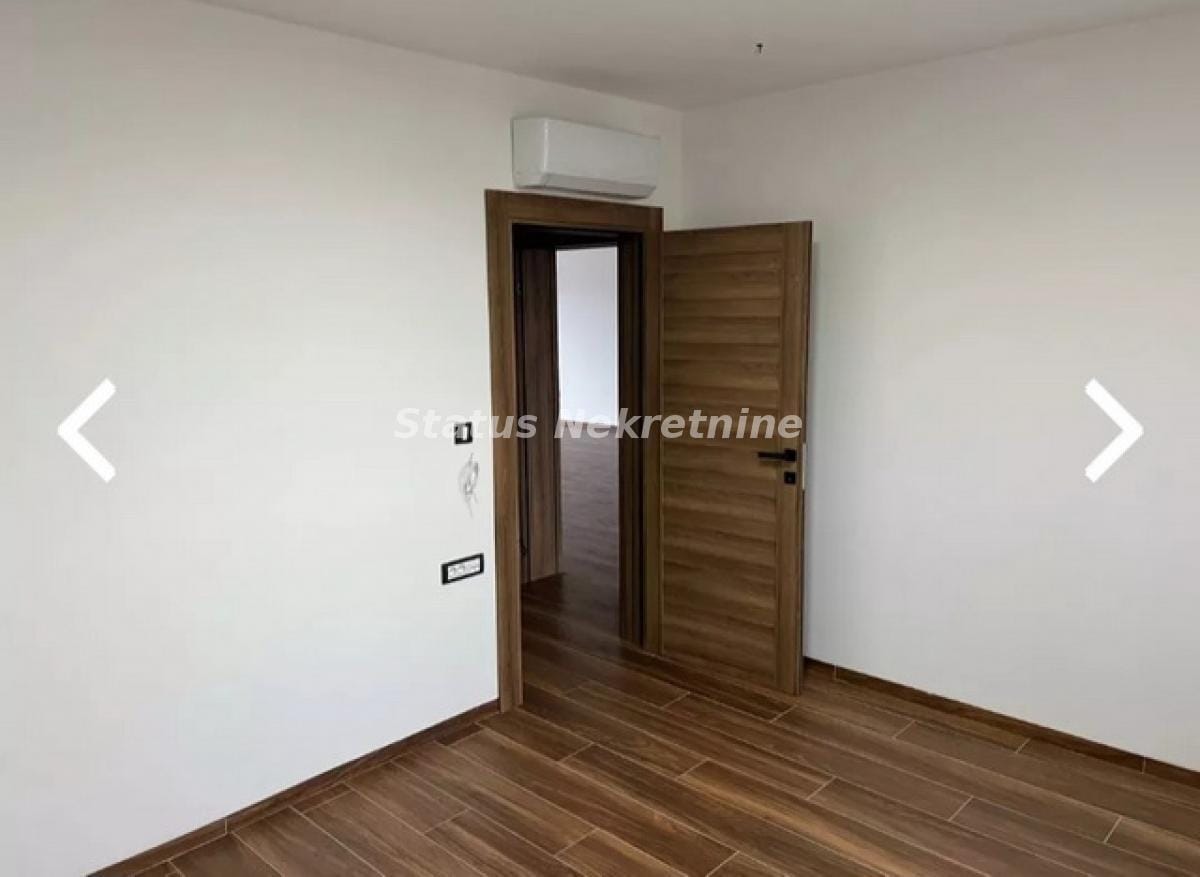 Lokal Izdavanje Novi Sad  250 m2
