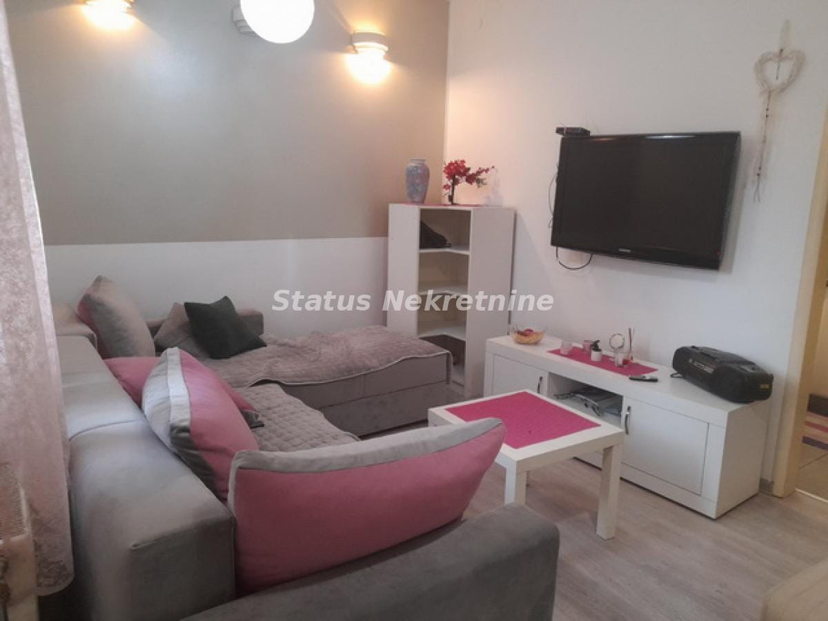 Stan Izdavanje Novi Sad  78 m2