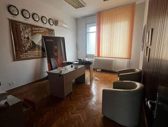 Lokal Izdavanje Beograd Trg Nikole Pašića 359 m2