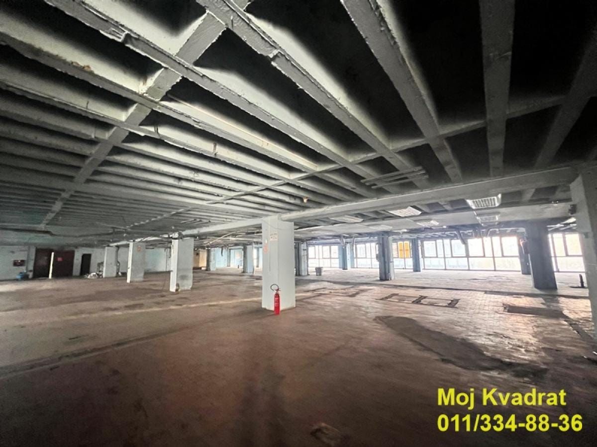 Lokal Izdavanje Beograd Trg Nikole Pašića 1400 m2