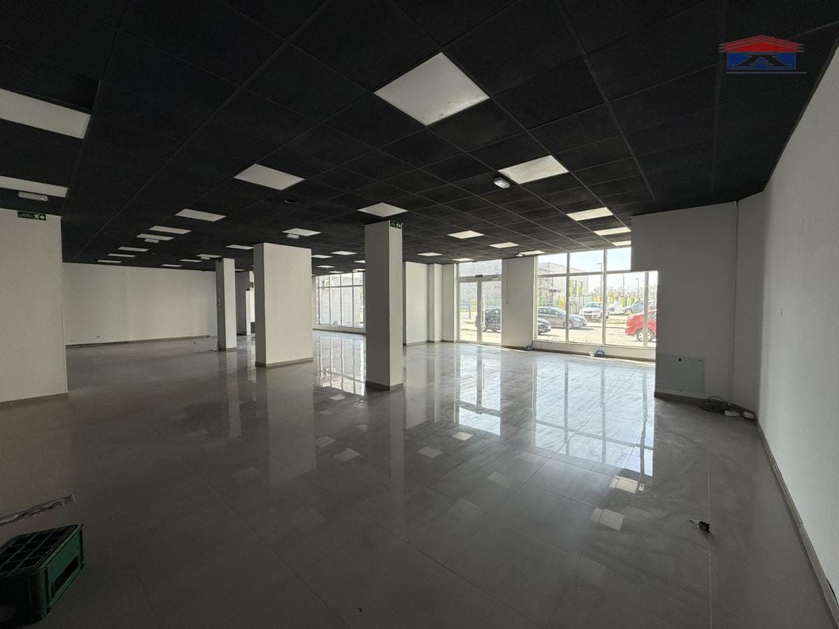 Lokal Izdavanje Novi Sad Lokal Izdavanje Novi Sad 310 m2