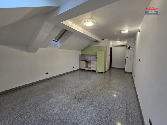 Lokal Izdavanje Novi Sad  32 m2