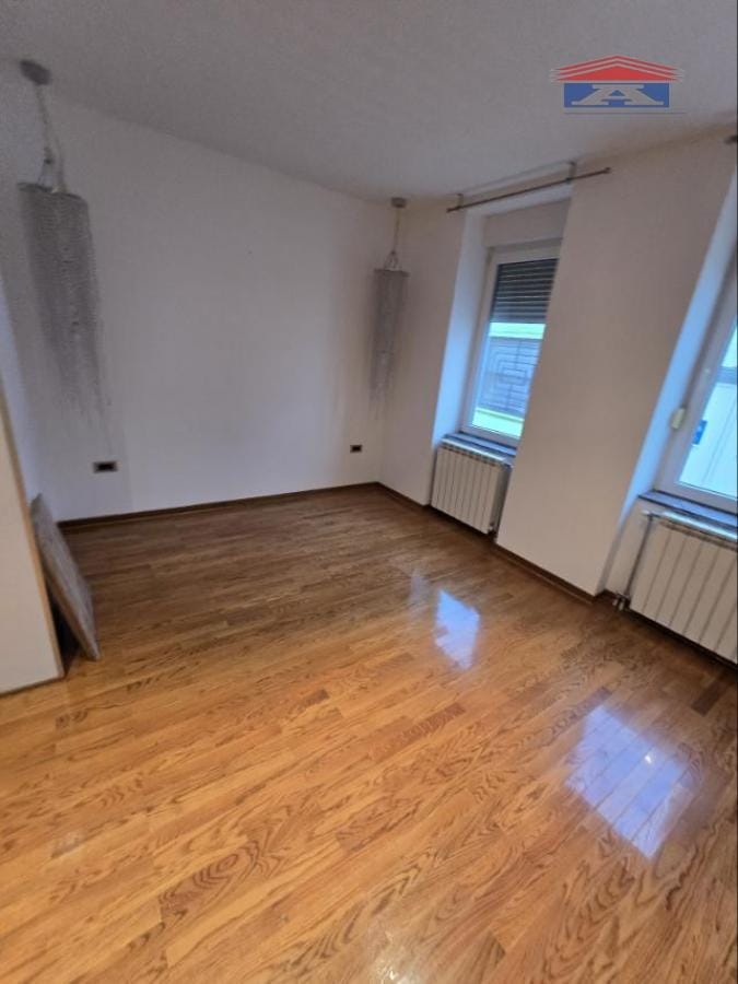 Lokal Izdavanje Novi Sad  119 m2