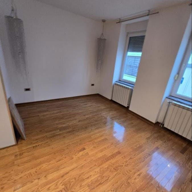 Lokal Izdavanje Novi Sad  119 m2