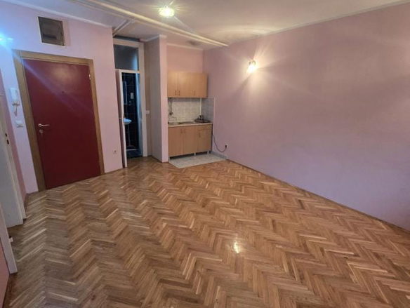 Lokal Izdavanje Novi Sad  40 m2