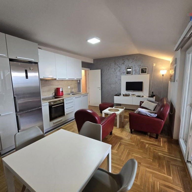 Stan Prodaja Novi Sad  75 m2