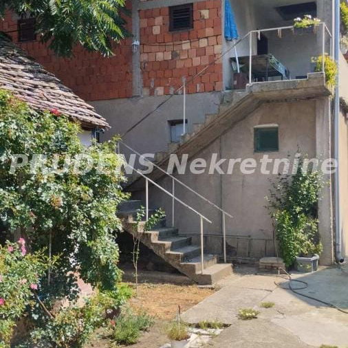 Kuća Prodaja Beograd Dobanovci 300 m2