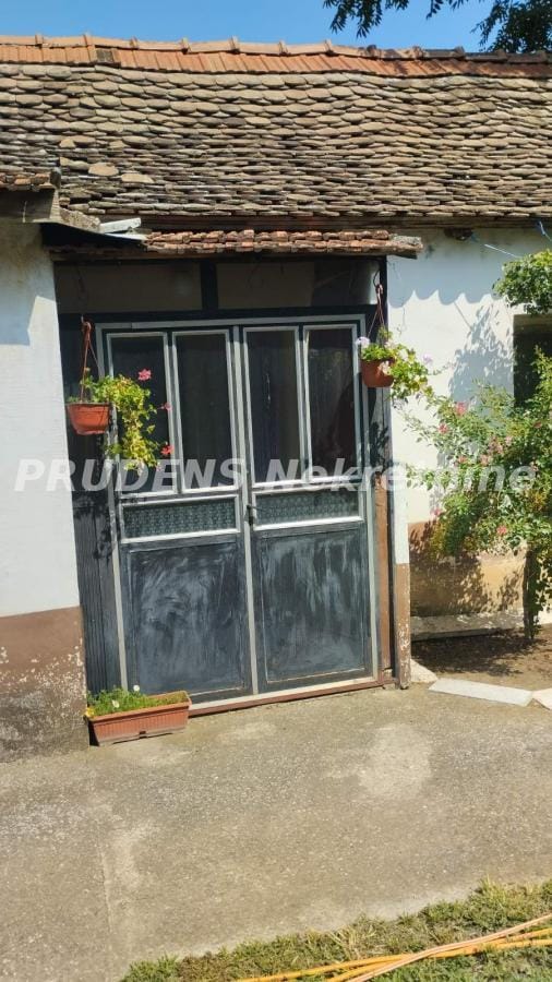 Kuća Prodaja Beograd Dobanovci 300 m2