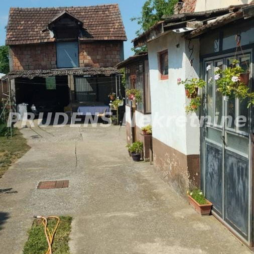 Kuća Prodaja Beograd Dobanovci 300 m2