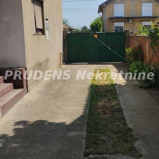 Kuća Prodaja Beograd Dobanovci 300 m2