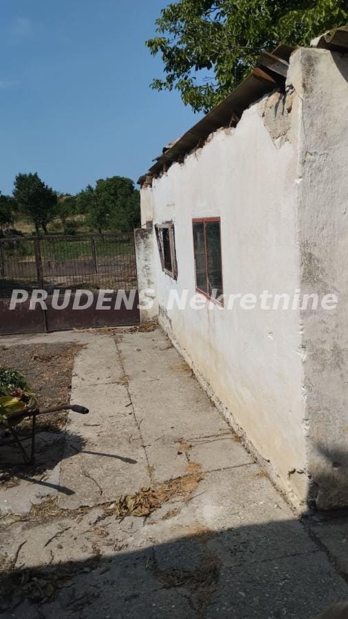 Kuća Prodaja Beograd Dobanovci 300 m2