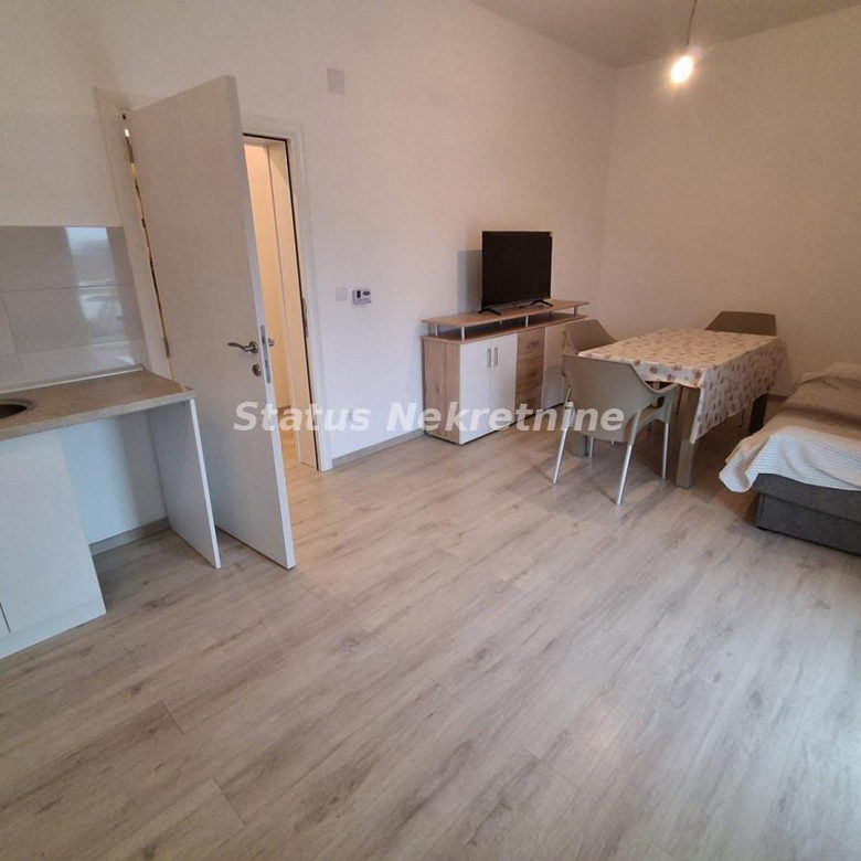 Stan Izdavanje Novi Sad  66 m2