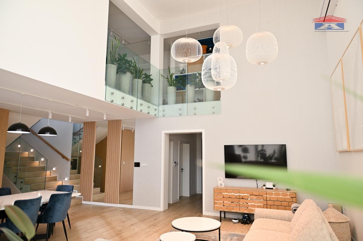 Kuća Prodaja Novi Sad  360 m2