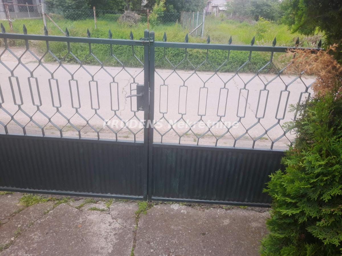 Kuća Prodaja Beograd  70 m2