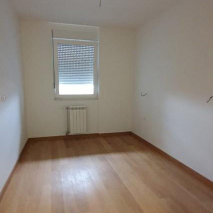 Lokal Izdavanje Novi Sad  60 m2