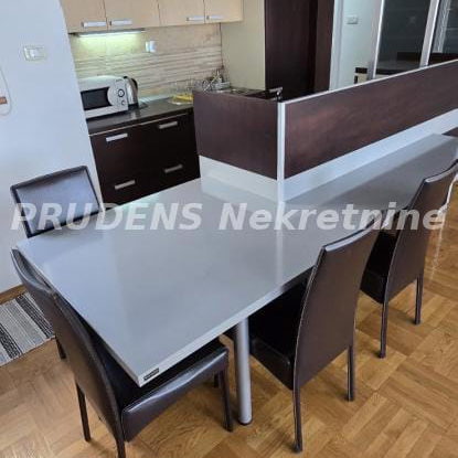 Kuća Izdavanje Novi Sad  160 m2